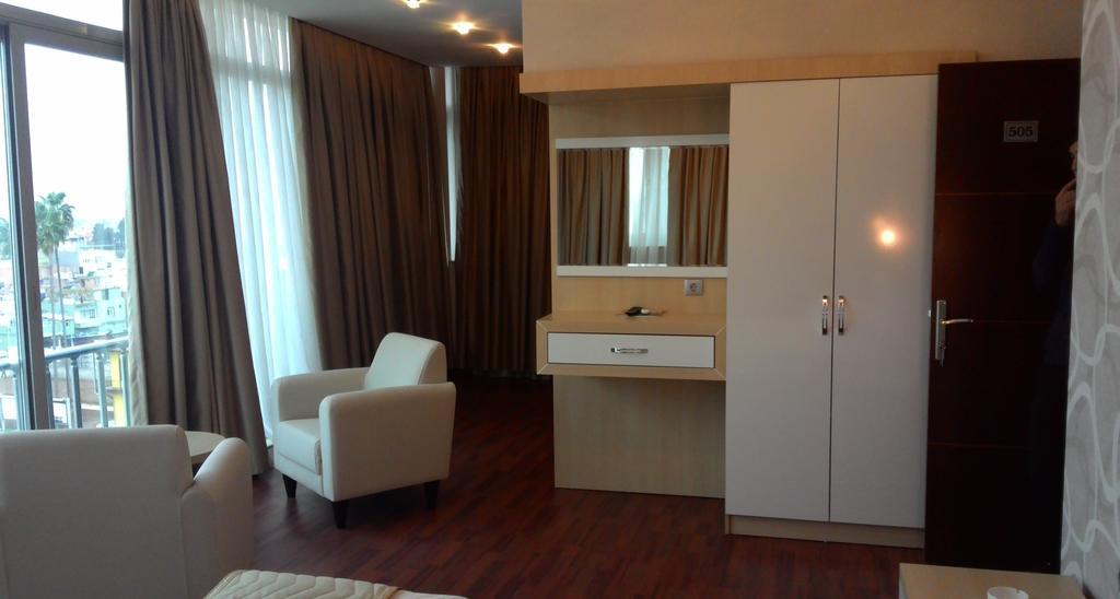 Guney Adana Otel Exterior foto